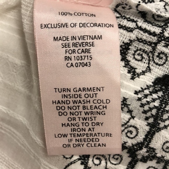 𝅺NANETTE Lepore embroidered bell sleeve topper drapey blouse Small - Picture 4 of 4